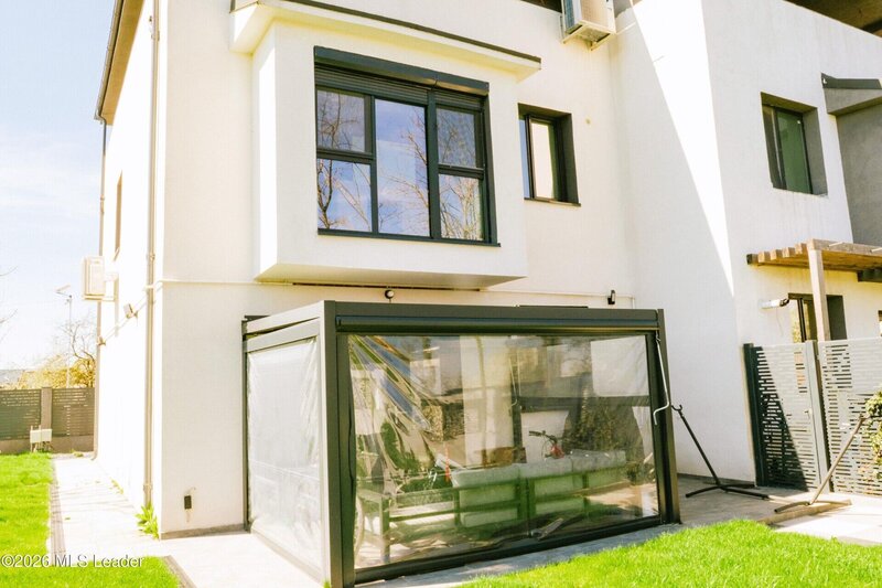 Pipera Vila premium in proximitatea Porsche Nord-Campul Pipera 362mp curte