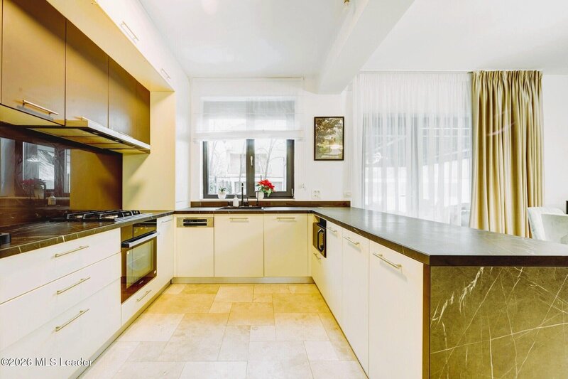 Pipera Vila premium in proximitatea Porsche Nord-Campul Pipera 362mp curte