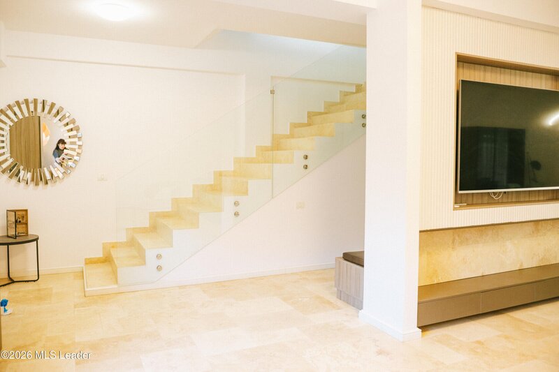 Pipera Vila premium in proximitatea Porsche Nord-Campul Pipera 362mp curte