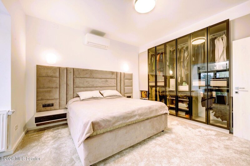 Pipera Vila premium in proximitatea Porsche Nord-Campul Pipera 362mp curte