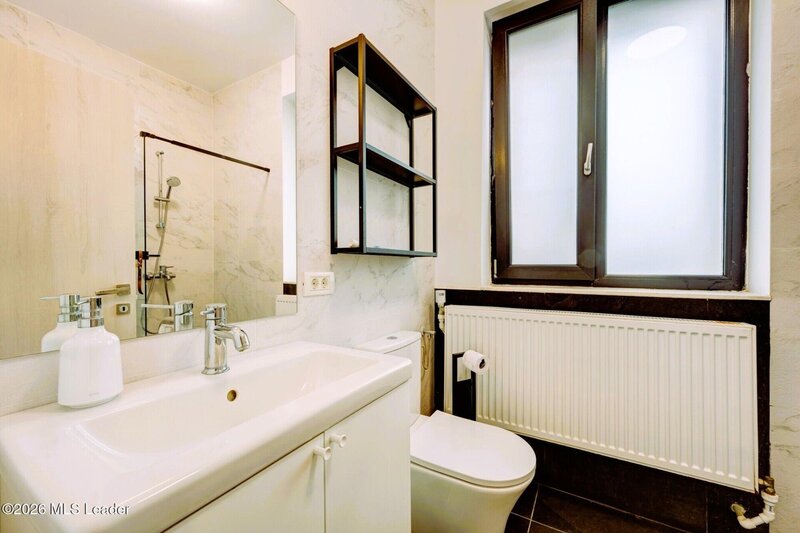 Pipera Vila premium in proximitatea Porsche Nord-Campul Pipera 362mp curte