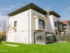 Pipera Vila premium in proximitatea Porsche Nord-Campul Pipera 362mp curte